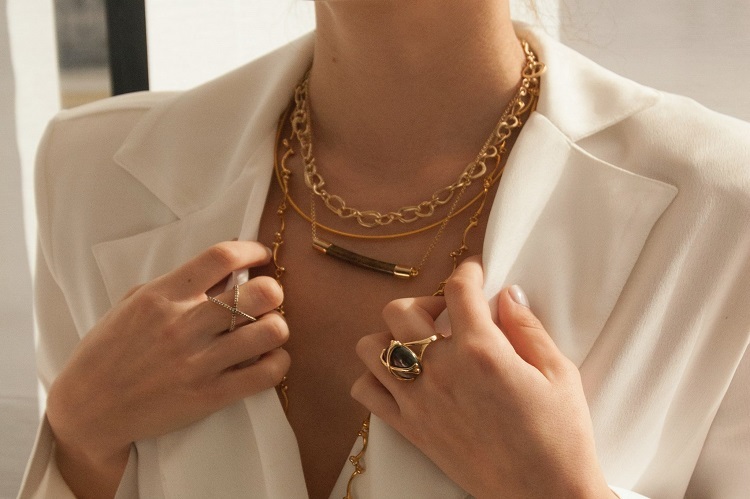 <strong>Our Roundup of Jewellery Trends & What to Watch in 2023</strong>